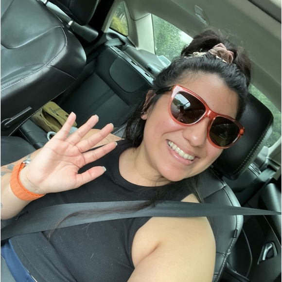 Tory Burch TY7091A Sunglasses in Crystal Poppy/Charcoal/Solid Smoke - Picture 11 of 17